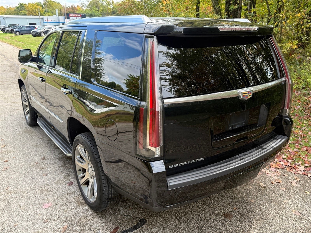 Cadillac Escalade Luxury 4WD 2016
