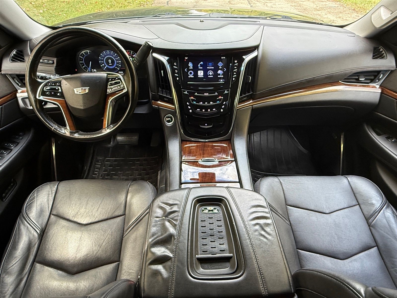 Cadillac Escalade Luxury 4WD 2016