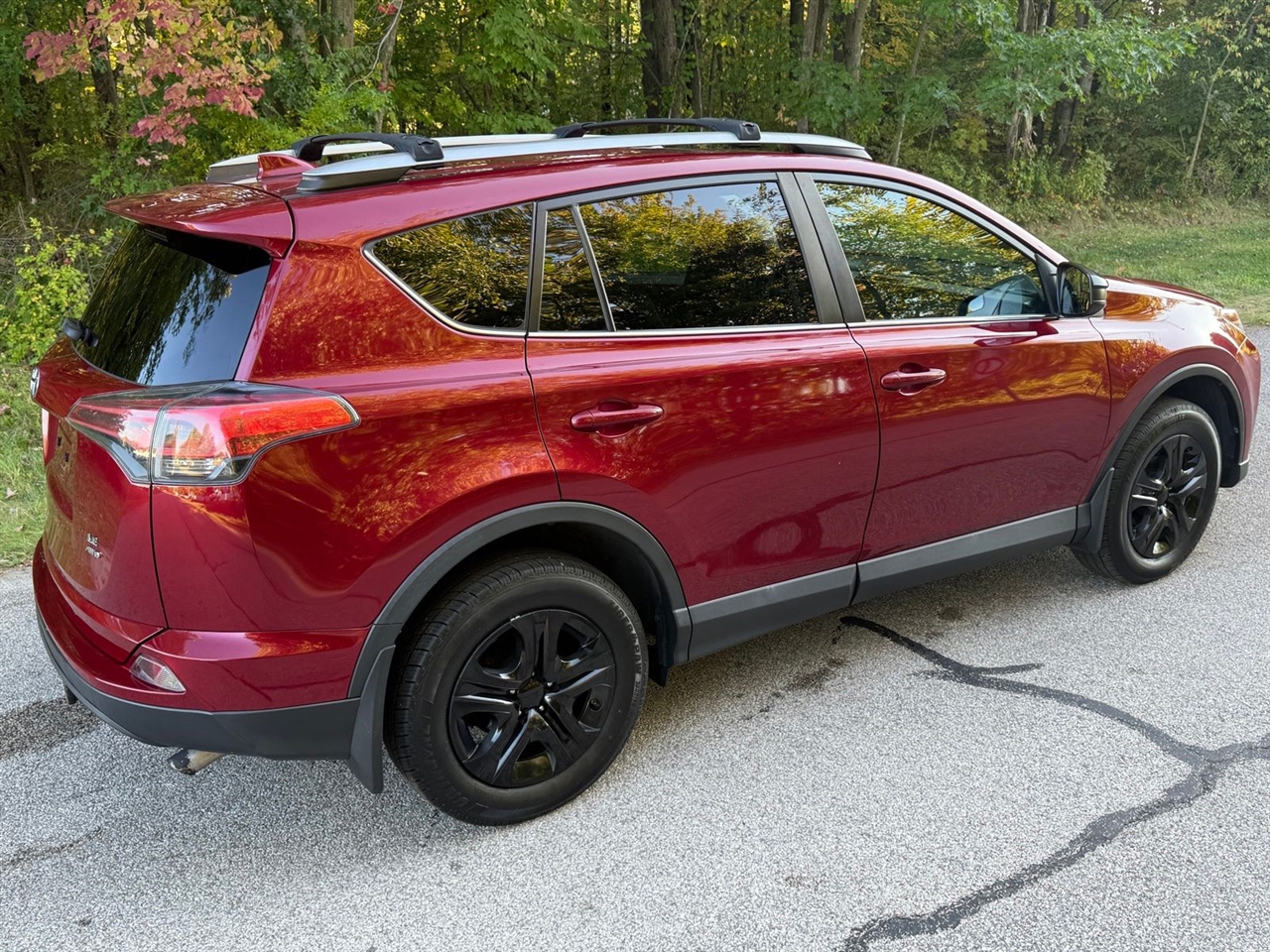 Toyota RAV4 LE AWD 2018