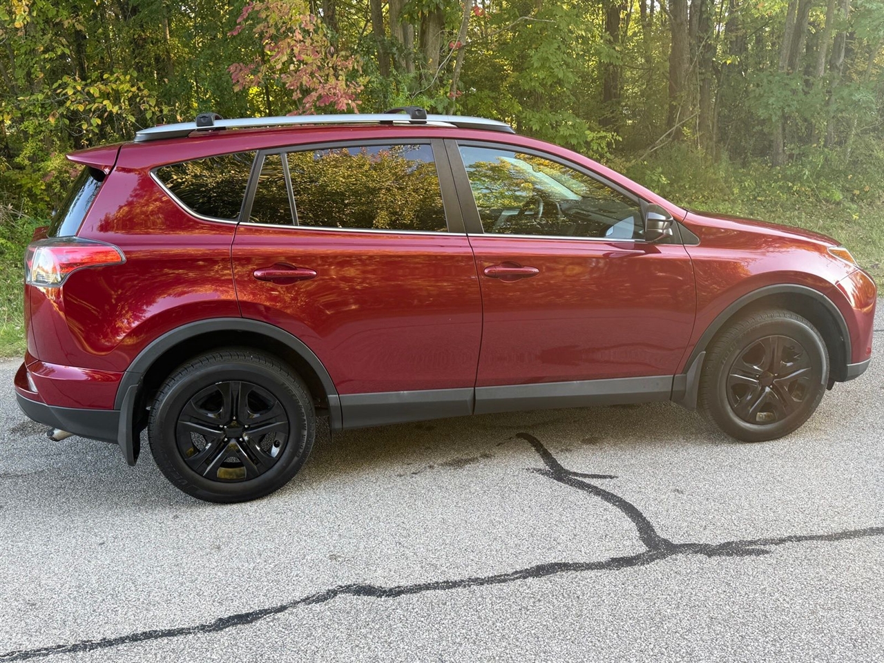 Toyota RAV4 LE AWD 2018
