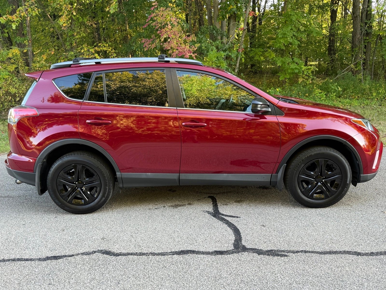 Toyota RAV4 LE AWD 2018