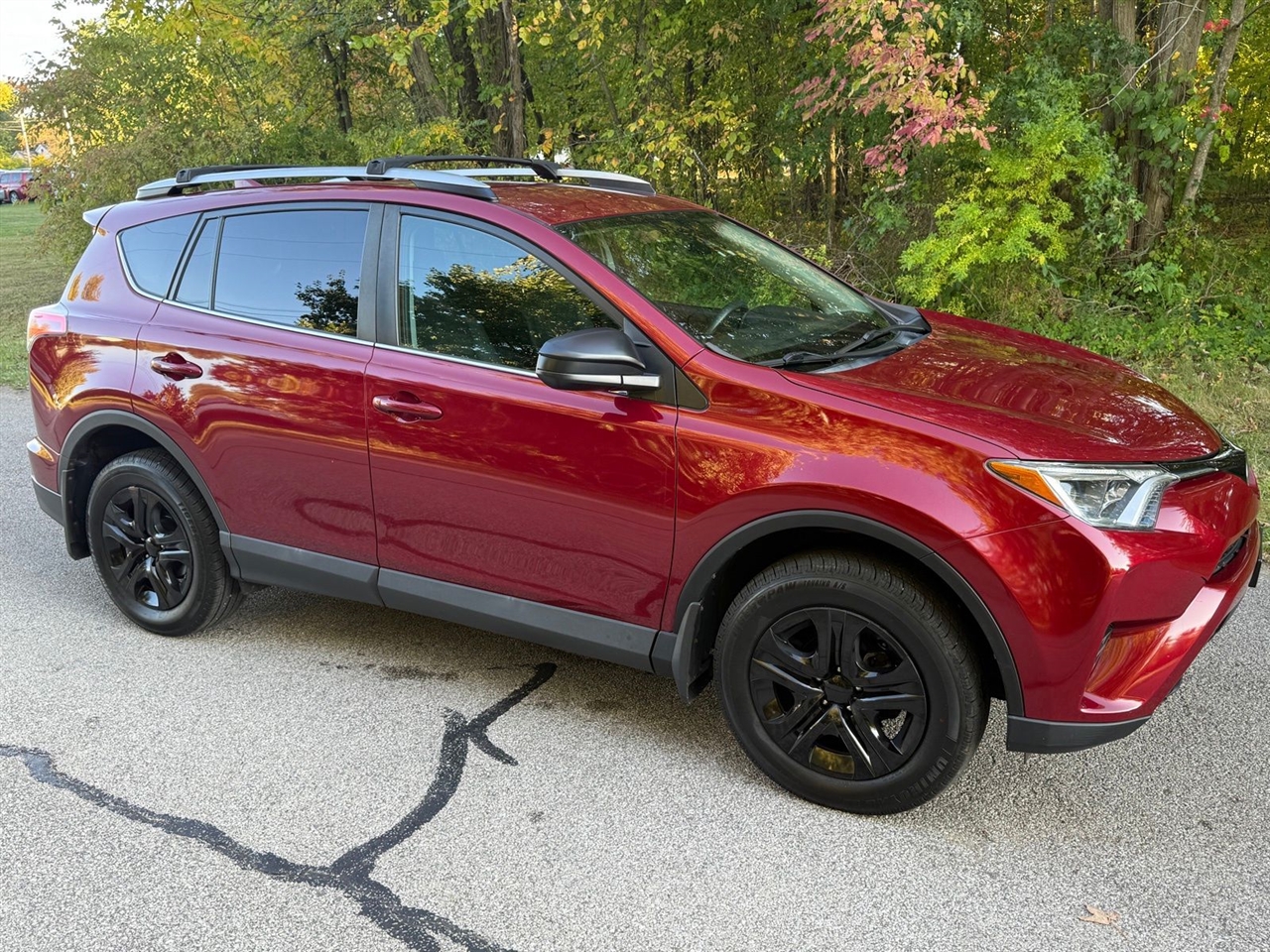 Toyota RAV4 LE AWD 2018