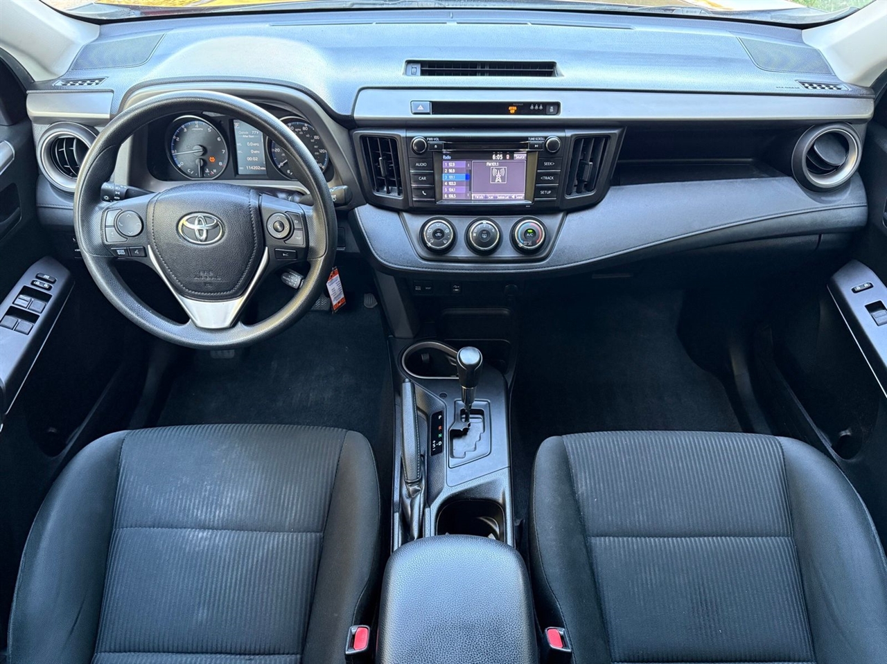 Toyota RAV4 LE AWD 2018