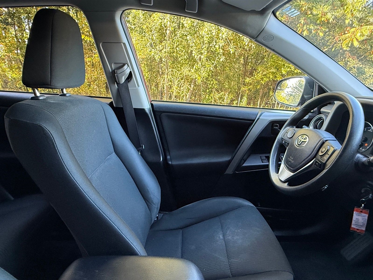 Toyota RAV4 LE AWD 2018