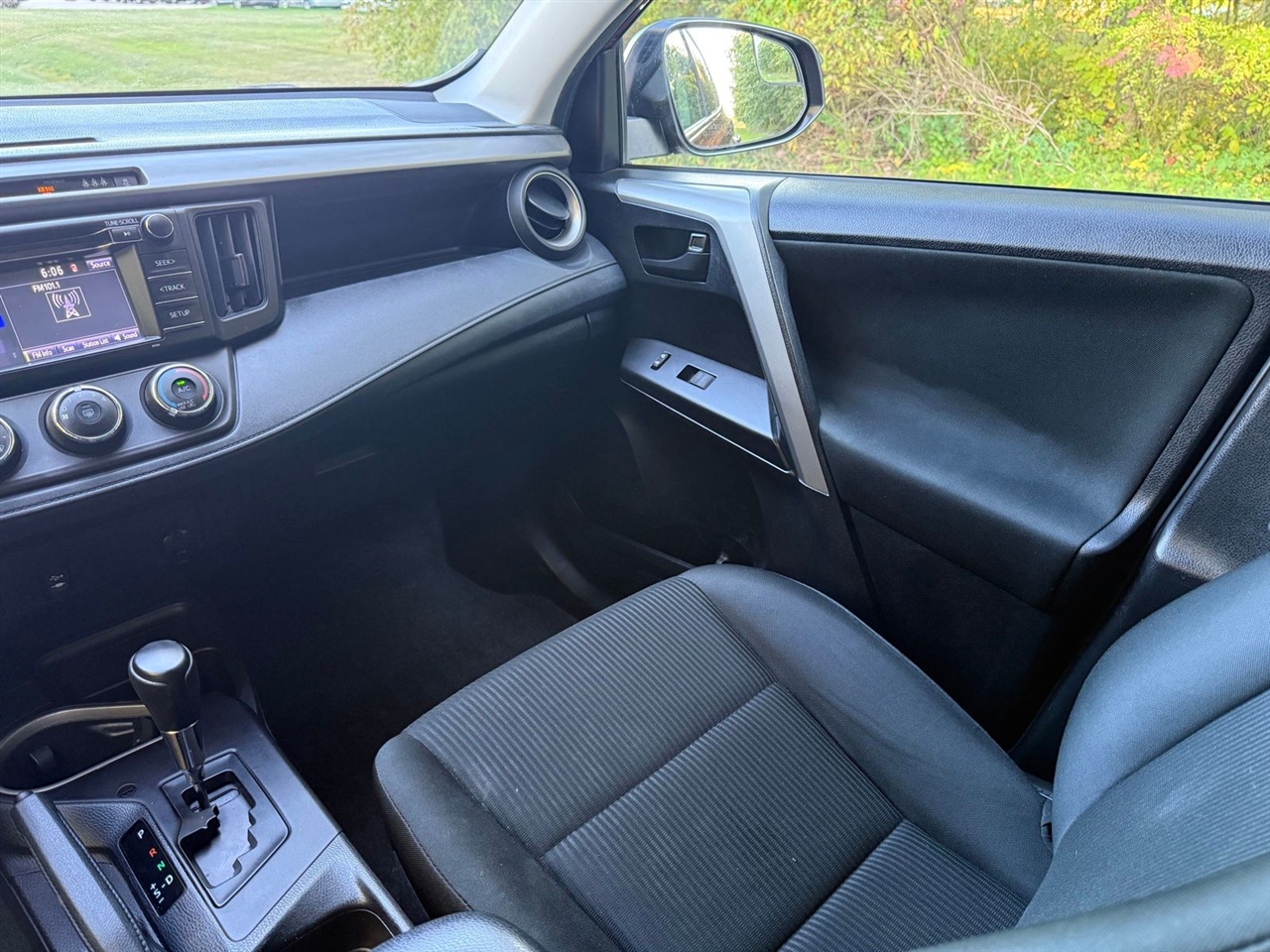 Toyota RAV4 LE AWD 2018