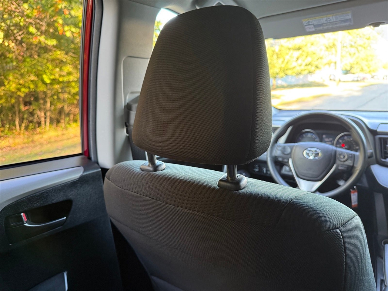 Toyota RAV4 LE AWD 2018