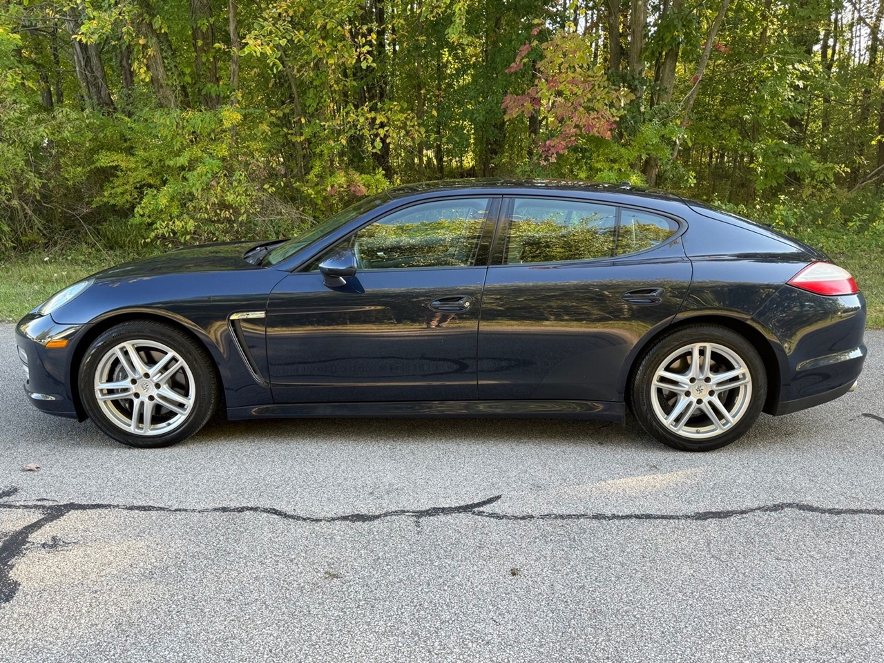 Porsche Panamera 4 2011