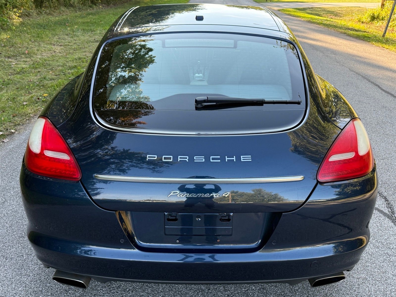 Porsche Panamera 4 2011