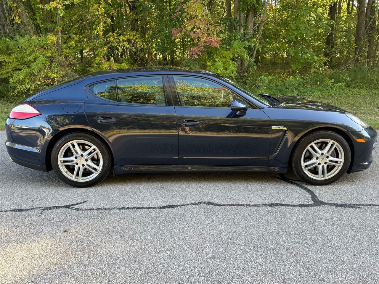 Porsche Panamera 4 2011