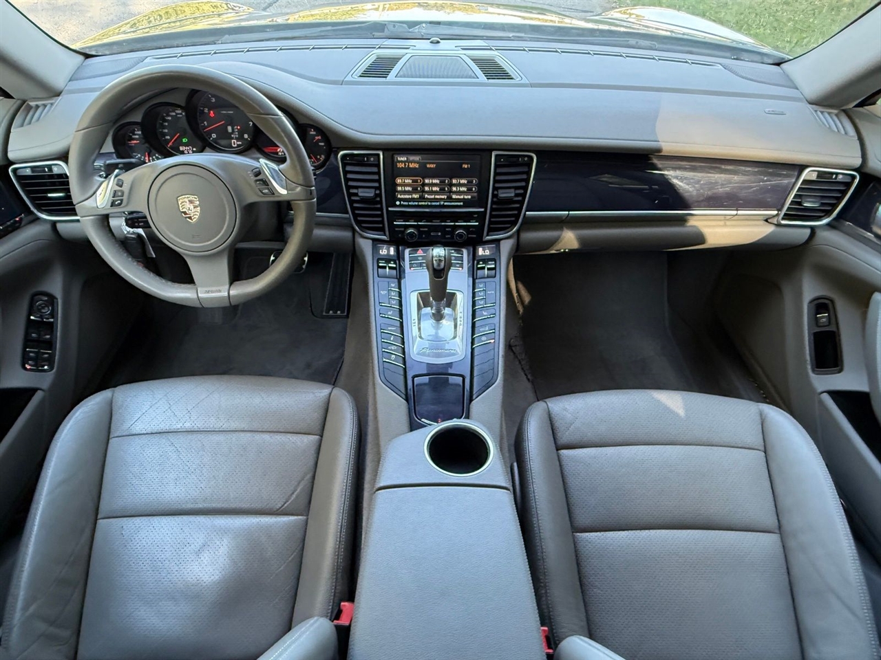 Porsche Panamera 4 2011