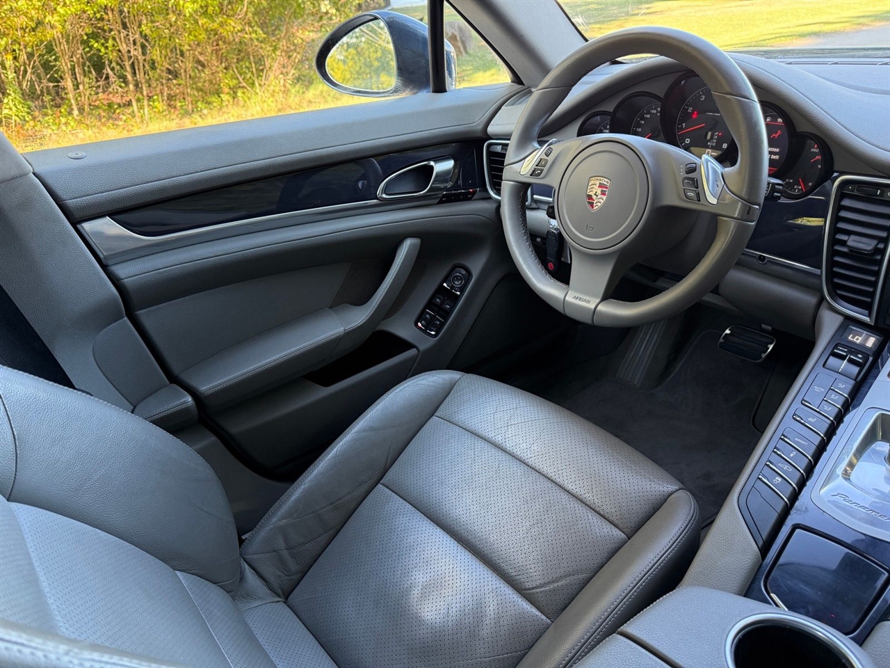 Porsche Panamera 4 2011