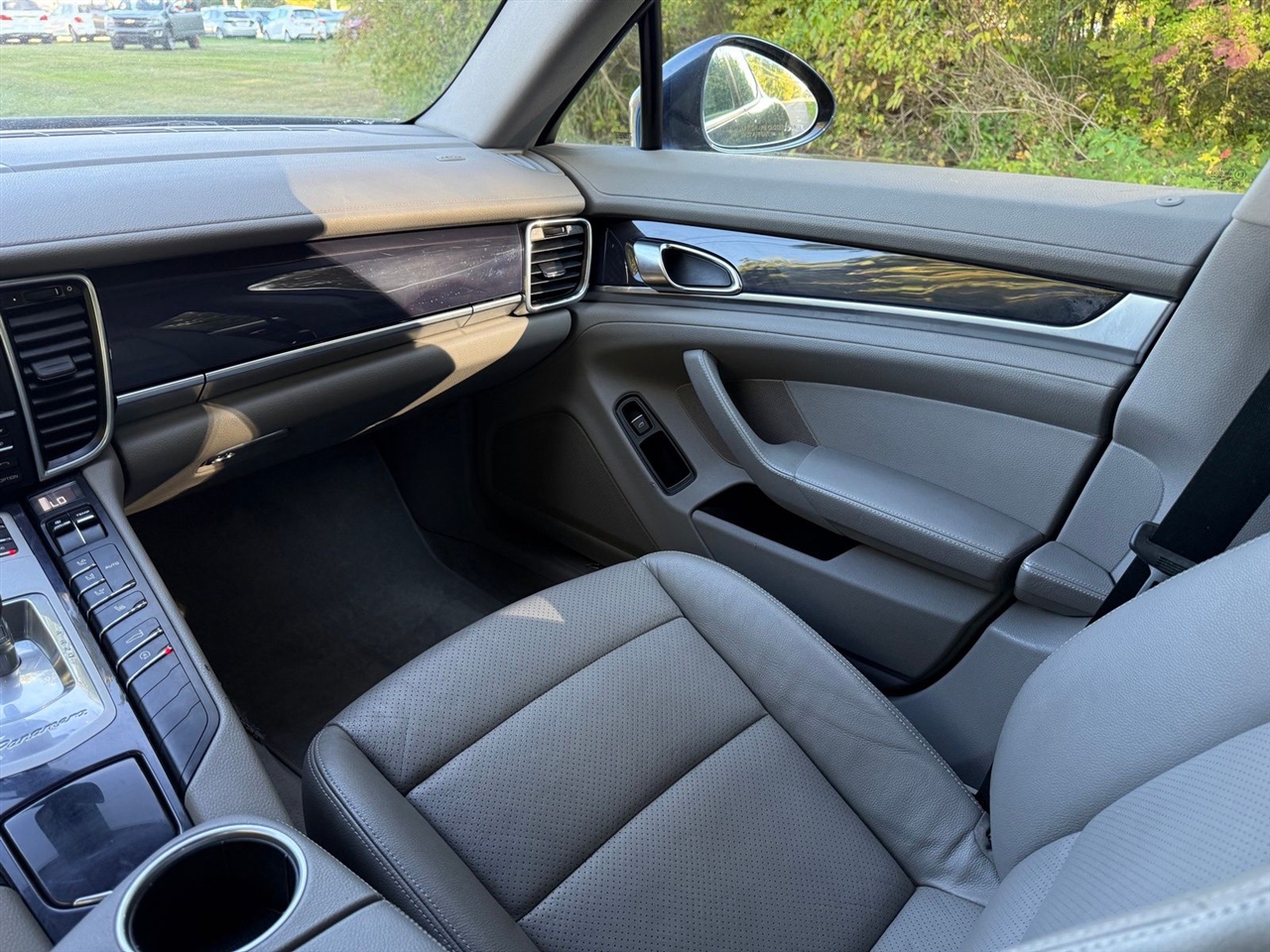 Porsche Panamera 4 2011