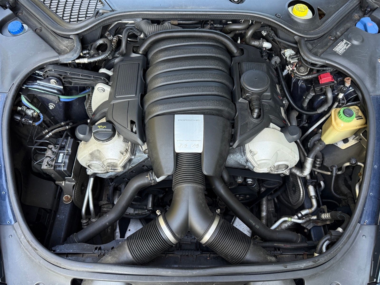 Porsche Panamera 4 2011