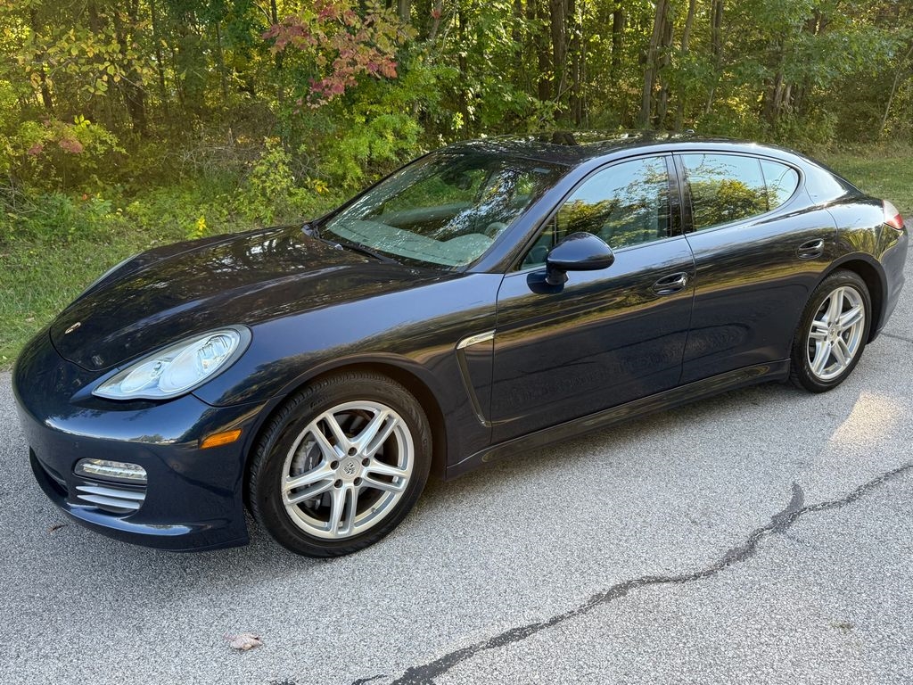 2011 Porsche Panamera Base's photo