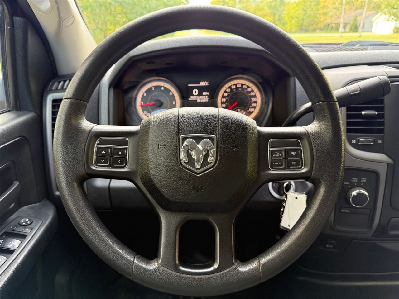 RAM 1500 Tradesman Quad Cab 4WD 2018