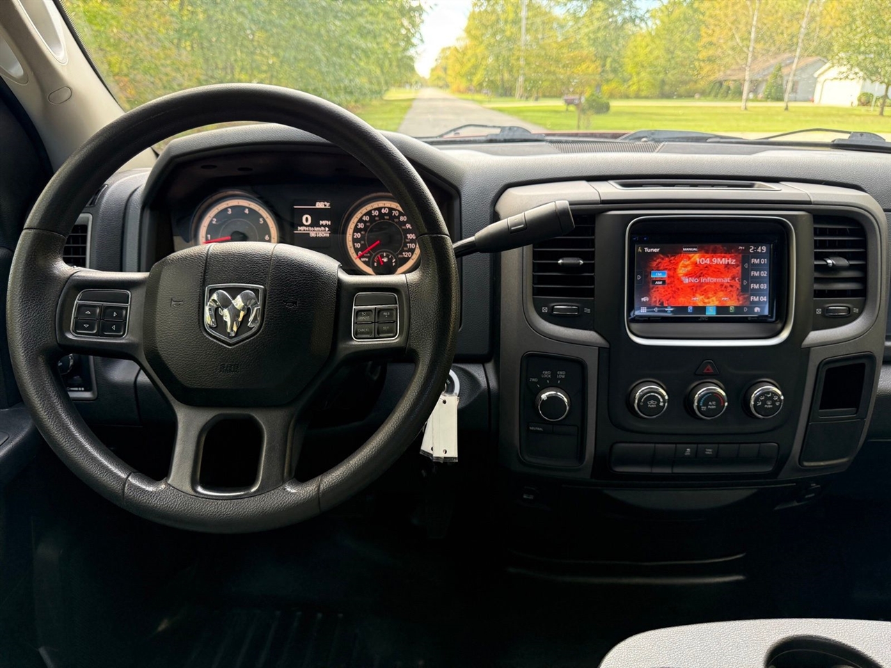 RAM 1500 Tradesman Quad Cab 4WD 2018