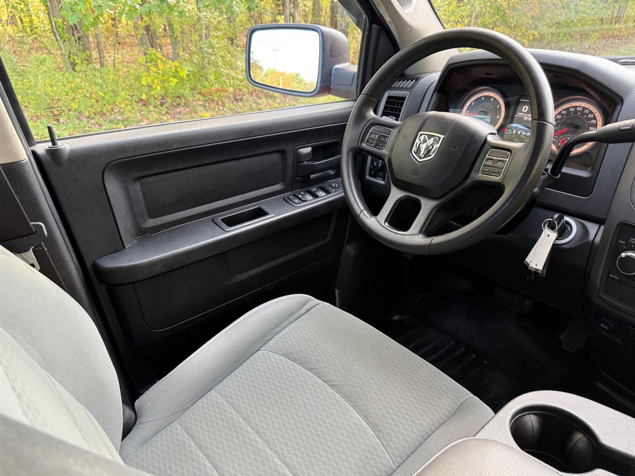 RAM 1500 Tradesman Quad Cab 4WD 2018