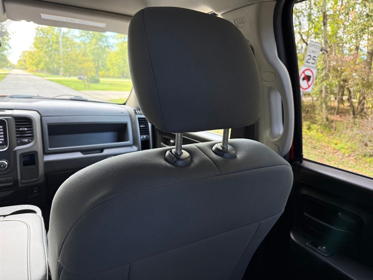 RAM 1500 Tradesman Quad Cab 4WD 2018