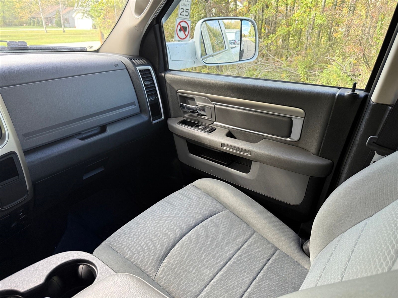 RAM 2500 SLT Crew Cab LWB 4WD 2015