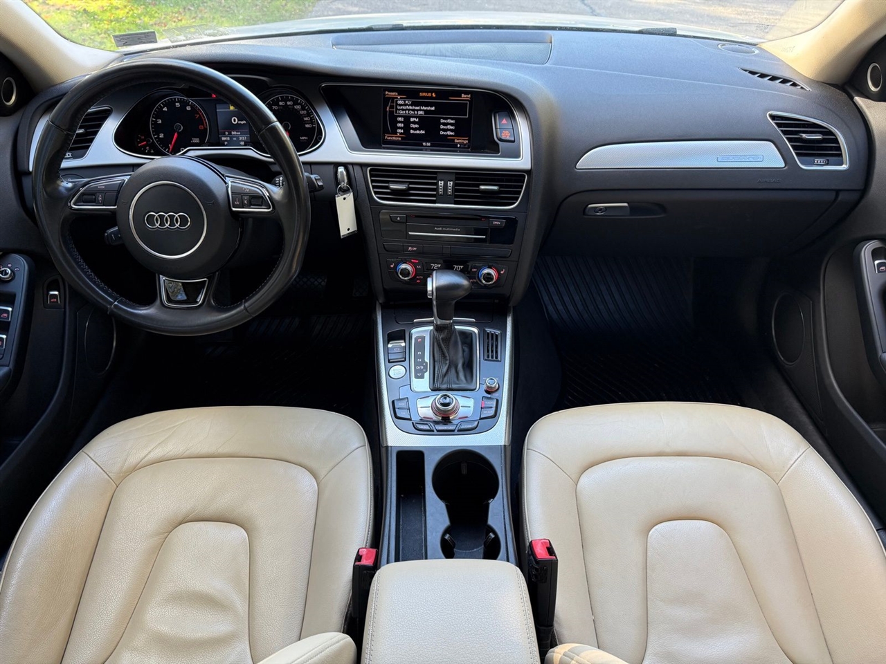 Audi A4 2.0T Premium Plus quattro Sedan AWD 8A 2016