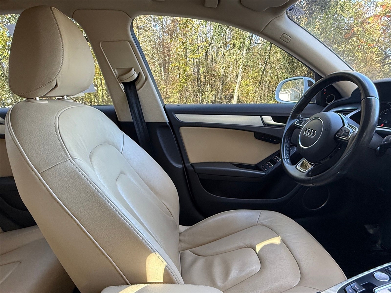 Audi A4 2.0T Premium Plus quattro Sedan AWD 8A 2016