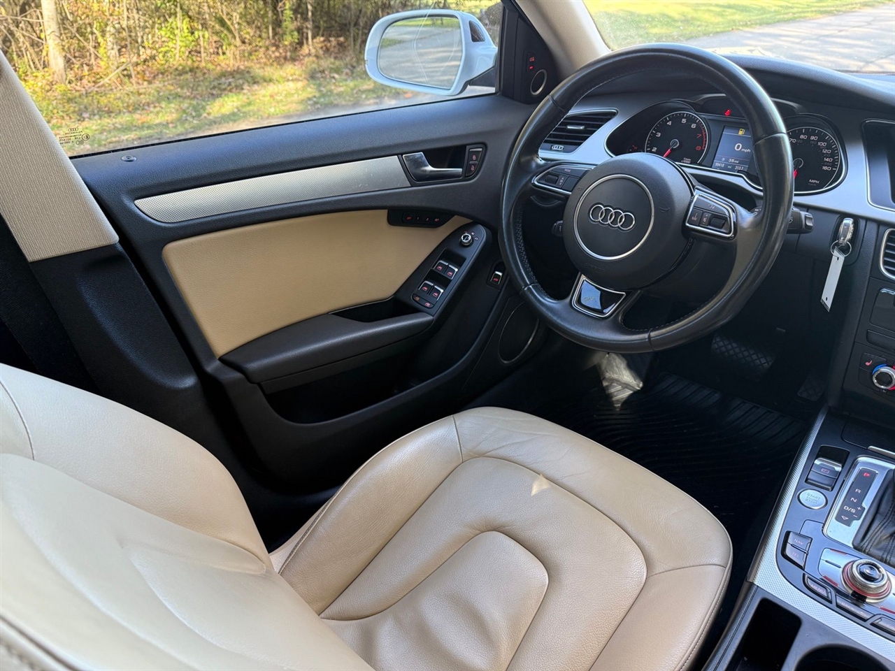 Audi A4 2.0T Premium Plus quattro Sedan AWD 8A 2016