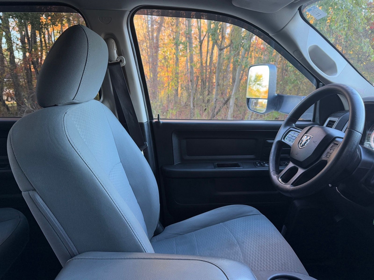 RAM 3500 Tradesman Crew Cab 4WD DRW 2017