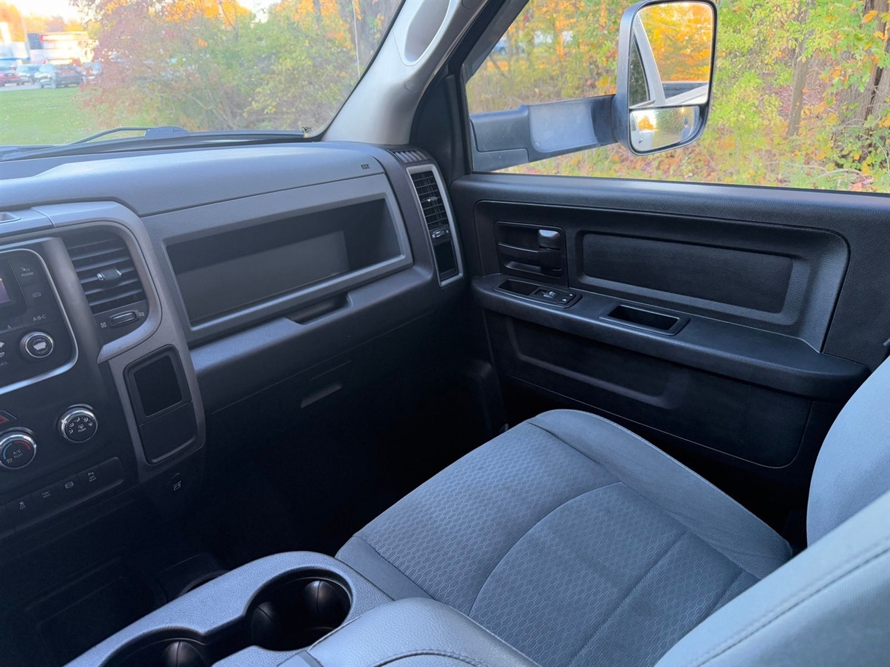 RAM 3500 Tradesman Crew Cab 4WD DRW 2017