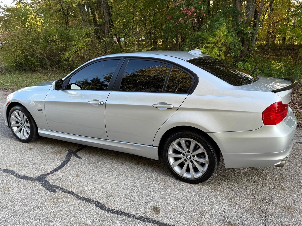 BMW 3-Series 328i xDrive 2011