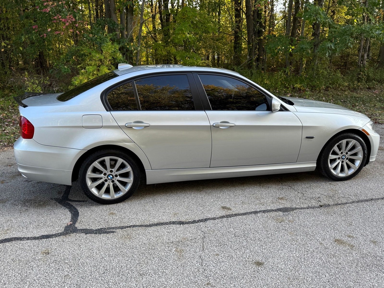 BMW 3-Series 328i xDrive 2011