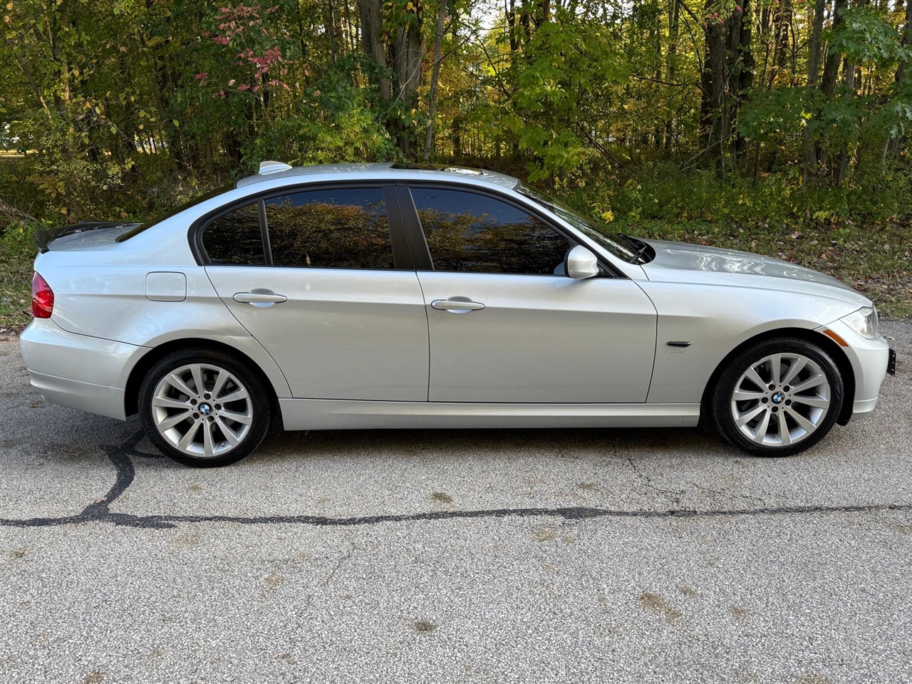 BMW 3-Series 328i xDrive 2011