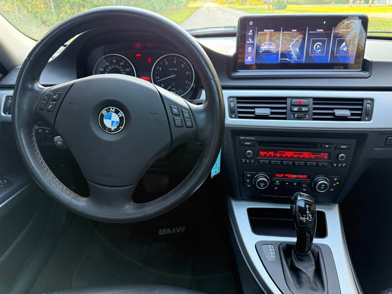 BMW 3-Series 328i xDrive 2011