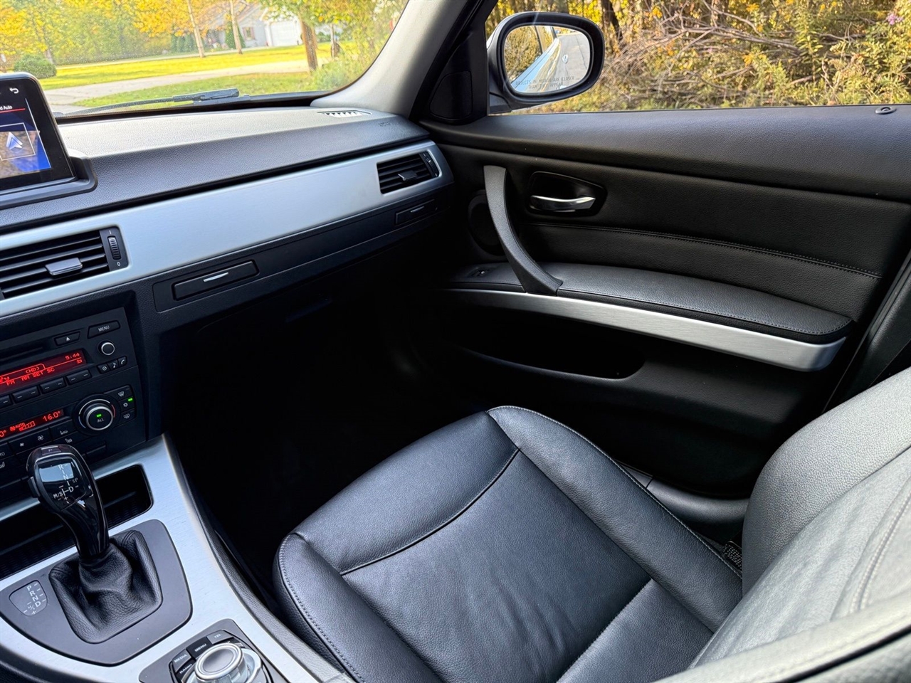 BMW 3-Series 328i xDrive 2011