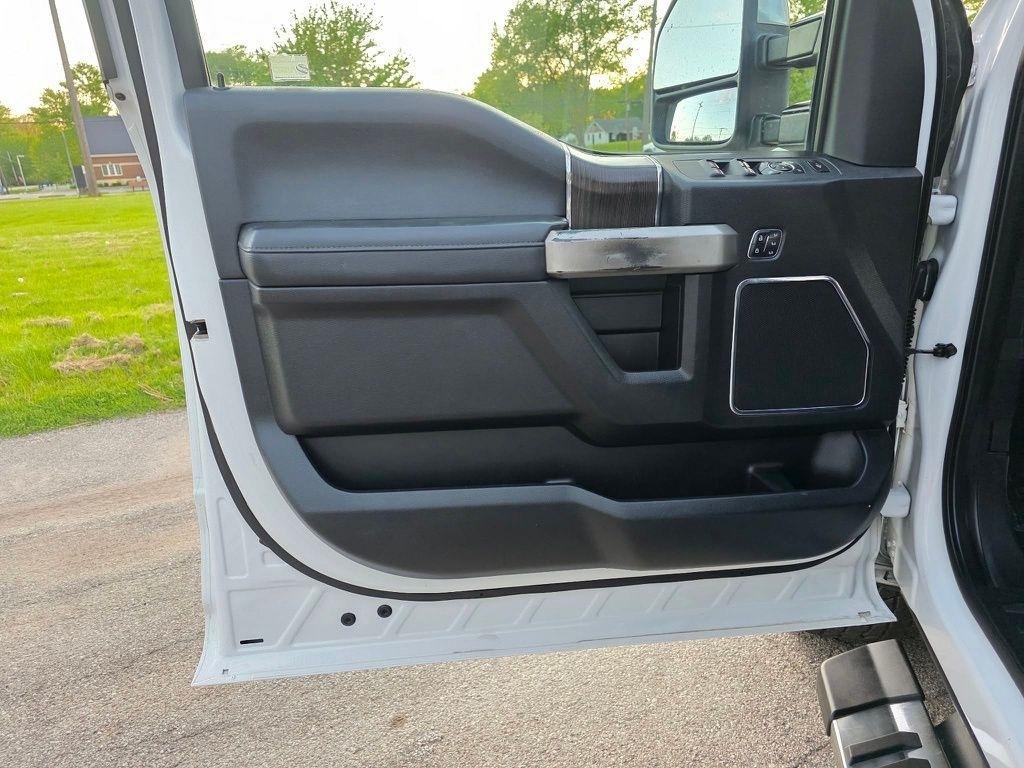 Ford F-250 SD Lariat Crew Cab 4WD 2020