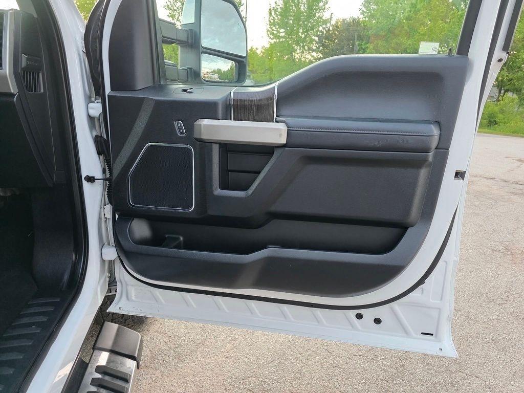 Ford F-250 SD Lariat Crew Cab 4WD 2020