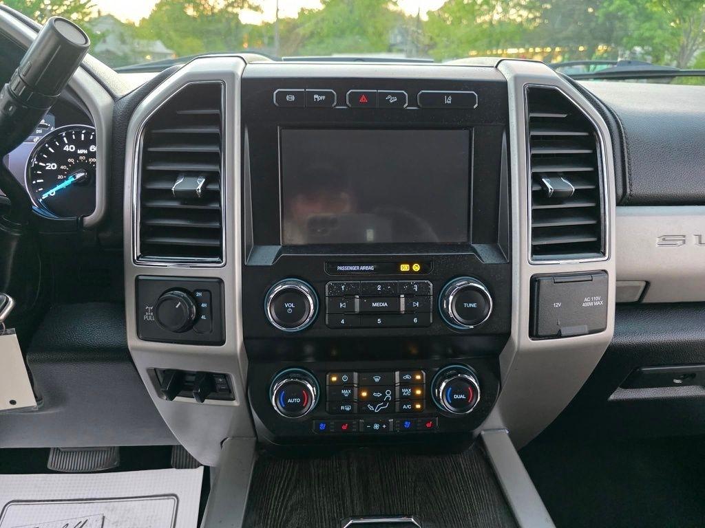 Ford F-250 SD Lariat Crew Cab 4WD 2020