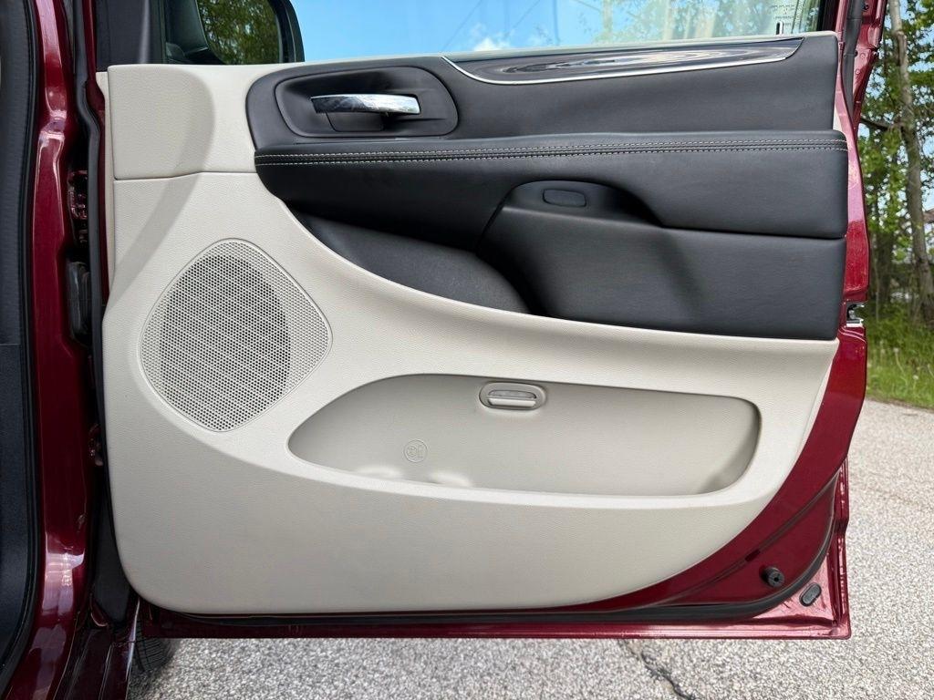 Dodge Grand Caravan  2017