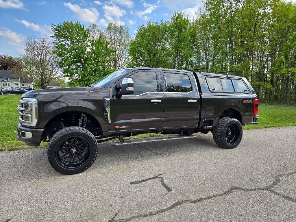 Ford F-350 SD Limited Crew Cab Long Box 4WD 2024
