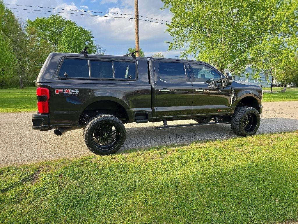 Ford F-350 SD Limited Crew Cab Long Box 4WD 2024
