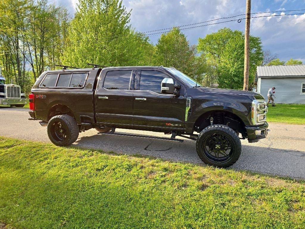 Ford F-350 SD Limited Crew Cab Long Box 4WD 2024