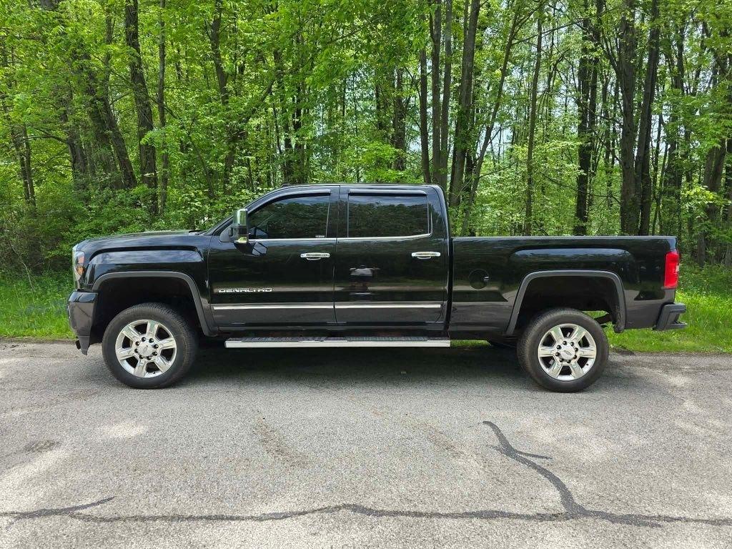 GMC Sierra 2500HD Denali Crew Cab 4WD 2015