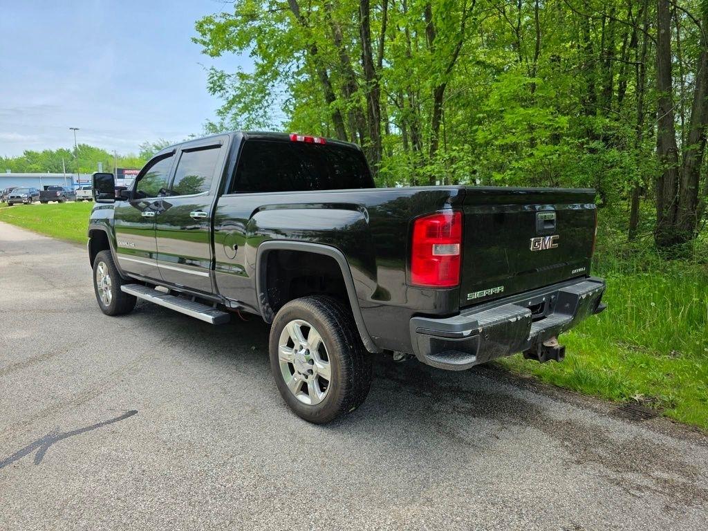 GMC Sierra 2500HD Denali Crew Cab 4WD 2015