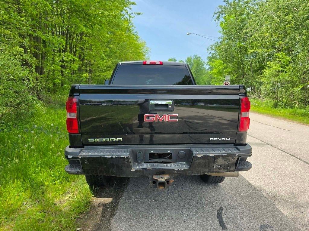 GMC Sierra 2500HD Denali Crew Cab 4WD 2015