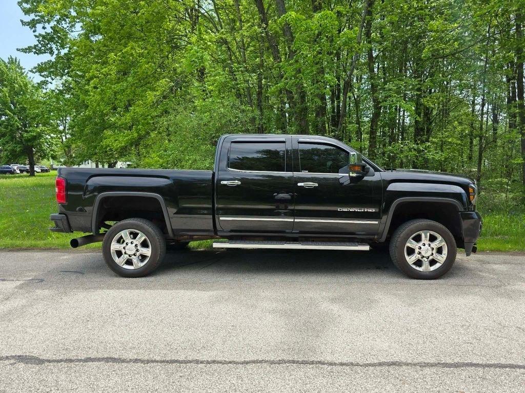GMC Sierra 2500HD Denali Crew Cab 4WD 2015