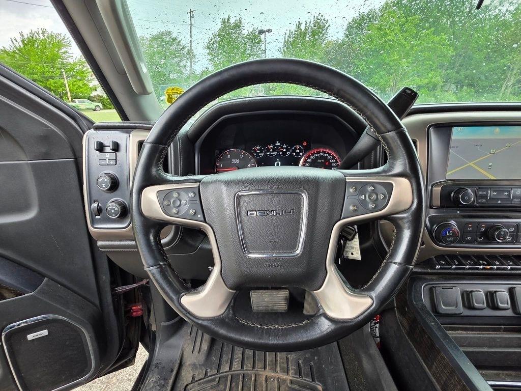 GMC Sierra 2500HD Denali Crew Cab 4WD 2015