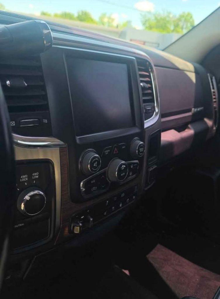 RAM 2500 Laramie Crew Cab SWB 4WD 2013