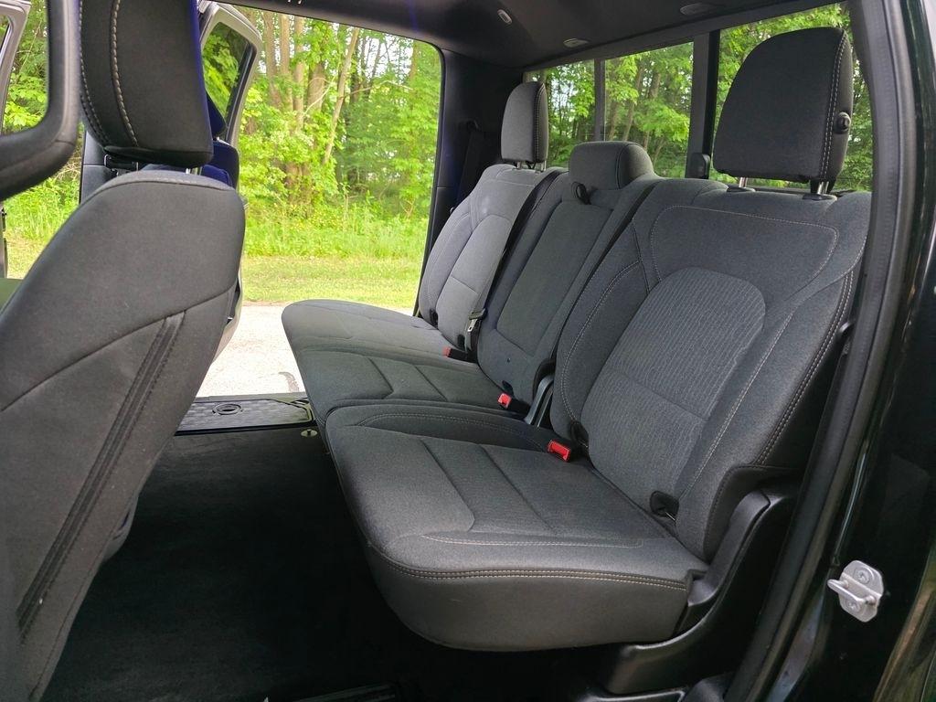 RAM 1500 Big Horn Crew Cab SWB 4WD 2020
