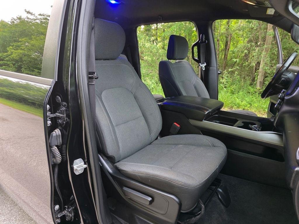 RAM 1500 Big Horn Crew Cab SWB 4WD 2020