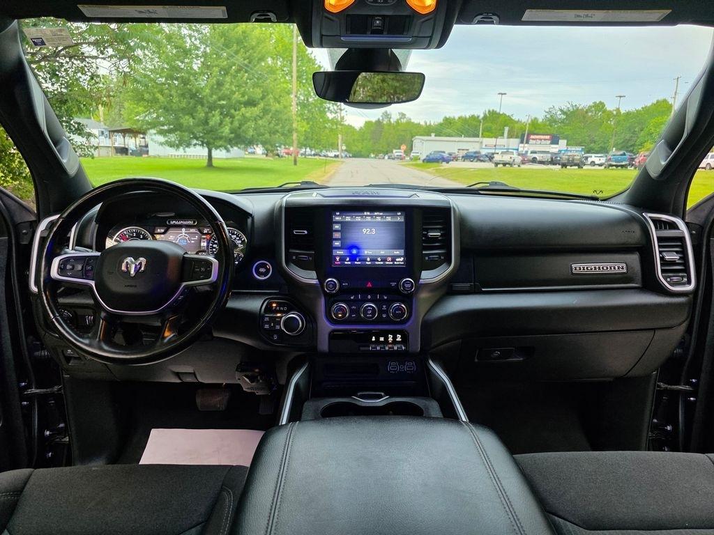 RAM 1500 Big Horn Crew Cab SWB 4WD 2020
