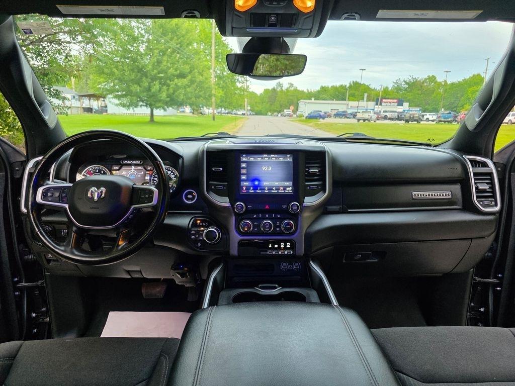 RAM 1500 Big Horn Crew Cab SWB 4WD 2020